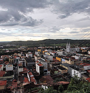 Picos vista do Morro da Aerolândia - Foto: Cidade Verde