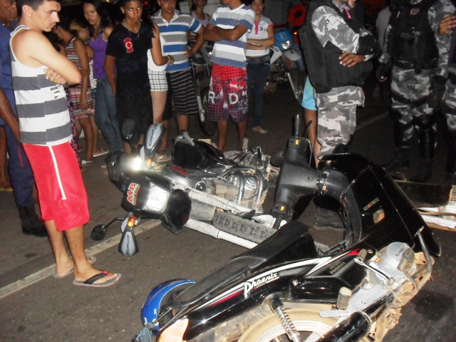 Acidente envolvendo duas motos deixa idoso ferido no bairro Junco