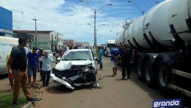 Colisão na rotatória que fica localizada no bairro Bomba