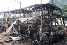 Ônibus da banda foi incendiado durante ataque criminoso em oficina de Fortaleza — Foto: Paulo Sadat/ Sistema Verdes Mares