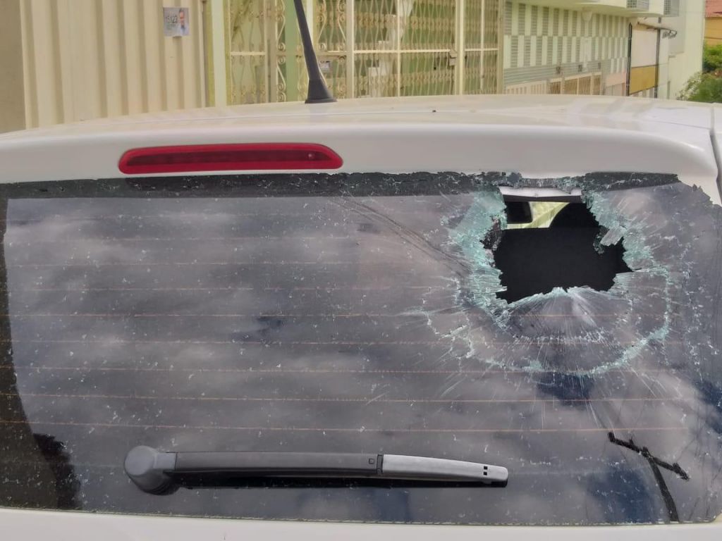 Carro da secretária de Educação de Pio IX é alvo de vandalismo