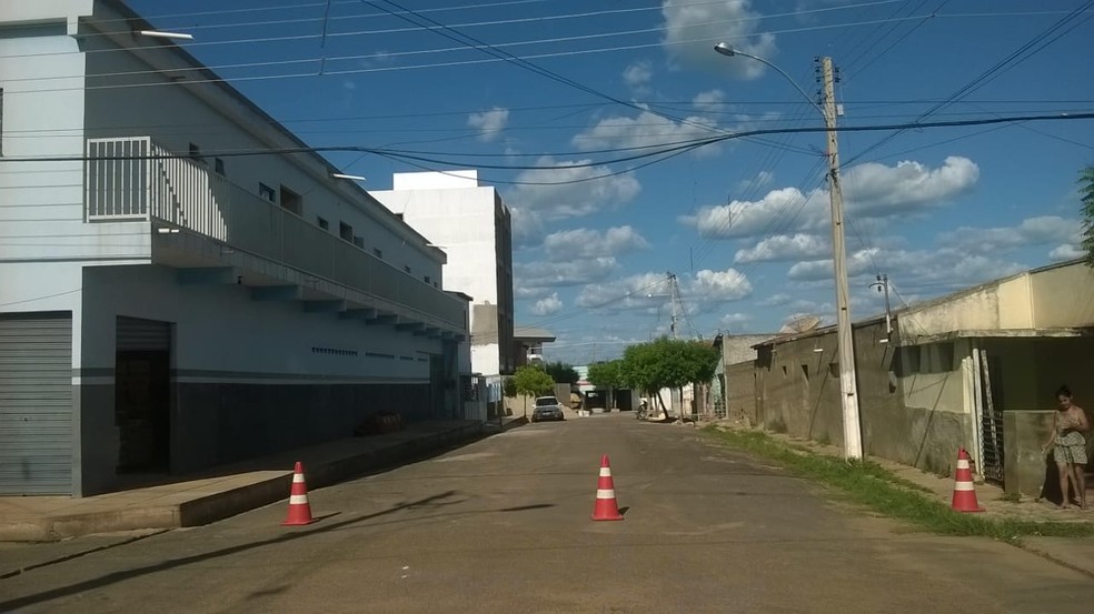 A rua foi interditada e começou a ser liberada no inicio da tarde de hoje. — Foto: Gilcelma Sales/ Portal Grande Picos