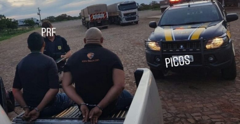 A prisão ocorreu por volta das 17h desta terça-feira (15) no km 290 da BR 316, em Picos.