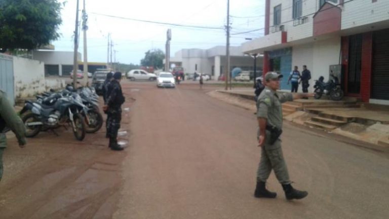 PM realiza operação de contenção criminosa em Picos