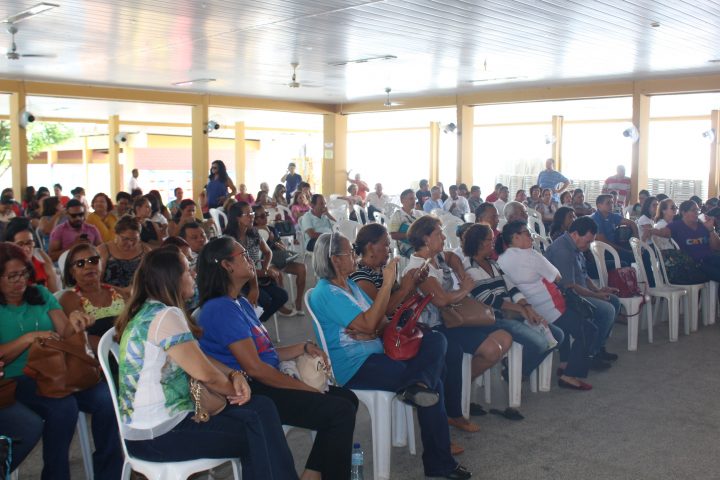 Trabalhadores em Educação vão se reunir para discutir reajuste salarial
