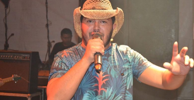 Cantor Paulo Henrique morre aos 25 anos