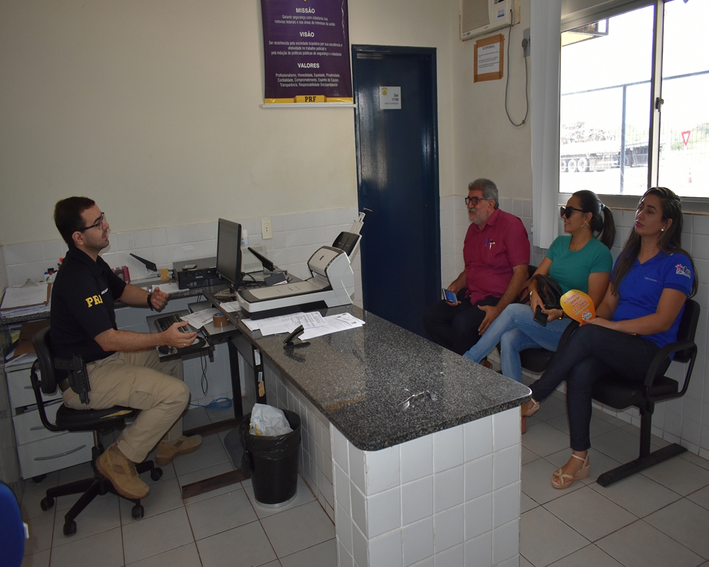 Secretário Edilberto Cirilo esteve na sede da PRF solicitando declaração para ser anexada no processo