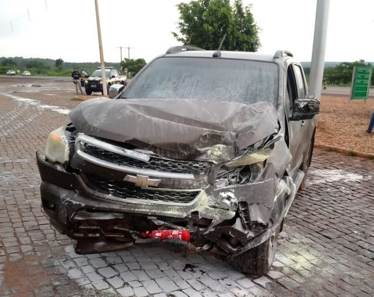 Colisão entre veículos deixa ferido na BR 316 em Inhuma