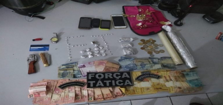 Homens são presos e menor é apreendida por tráfico em Fronteiras