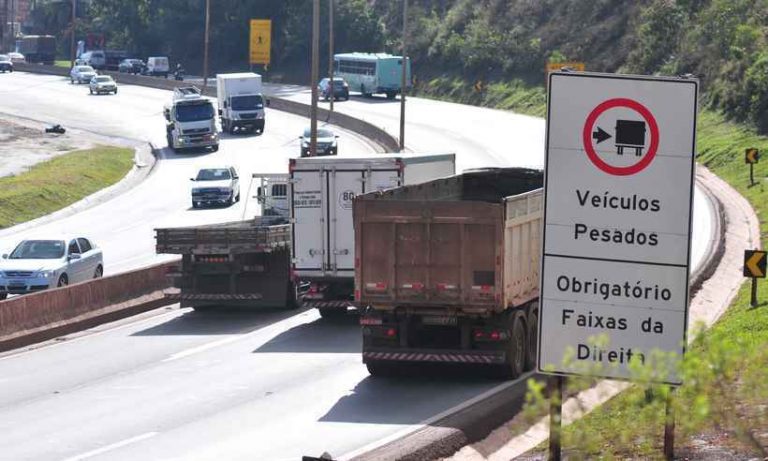 Caminhoneiros se mobilizam para nova paralisação nacional