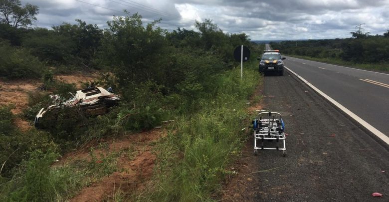Colisão entre ambulância e carro deixa dois mortos e quatro feridos na BR-316 — Foto: Divulgação/PRF