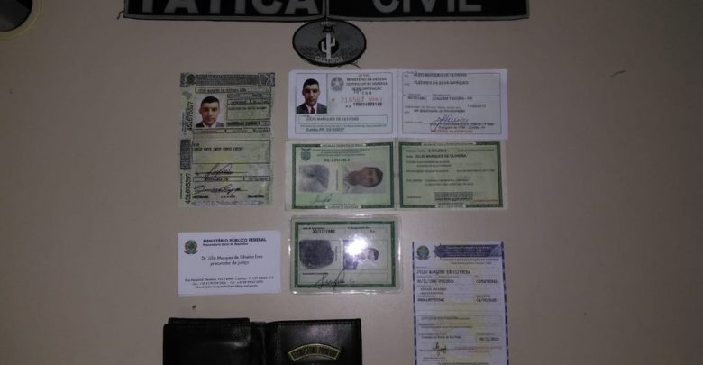 Homem é preso com documentos falsos de procurador federal em Paulistana — Foto: Divulgação/Polícia Militar