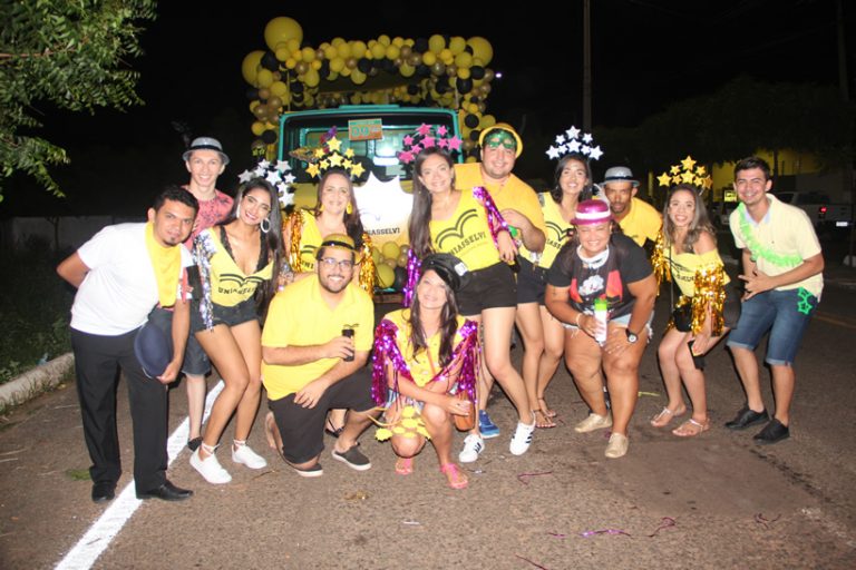 Carro “Uniasselvi” conquista o primeiro lugar no Corso de Picos 2019