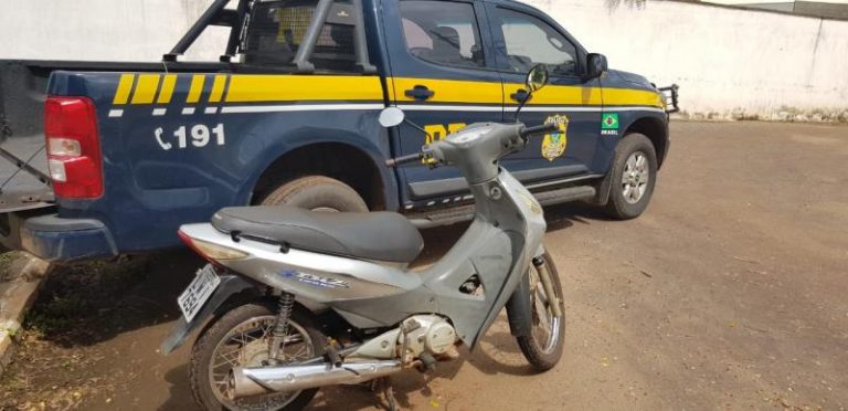 Após denúncia anônima, PRF recupera moto roubada na BR-316