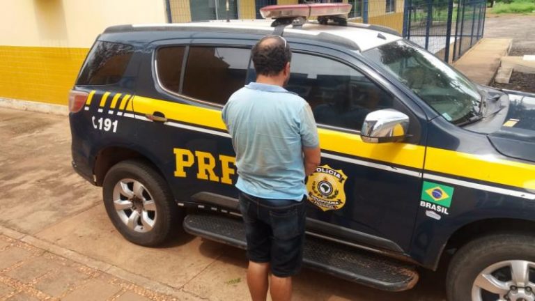 PRF prende condutor com documento falso na BR-316 em Picos