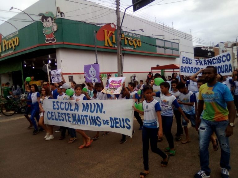 Caminhada encerra atividades alusivas a Semana de saúde Escola