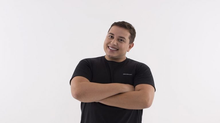 Hoje tem Renan da Resenha na quadra do Santa Rita