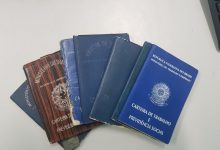 Documentos apreendidos na casa de vereador — Foto: Divulgação/Polícia Civil
