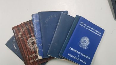 Documentos apreendidos na casa de vereador — Foto: Divulgação/Polícia Civil