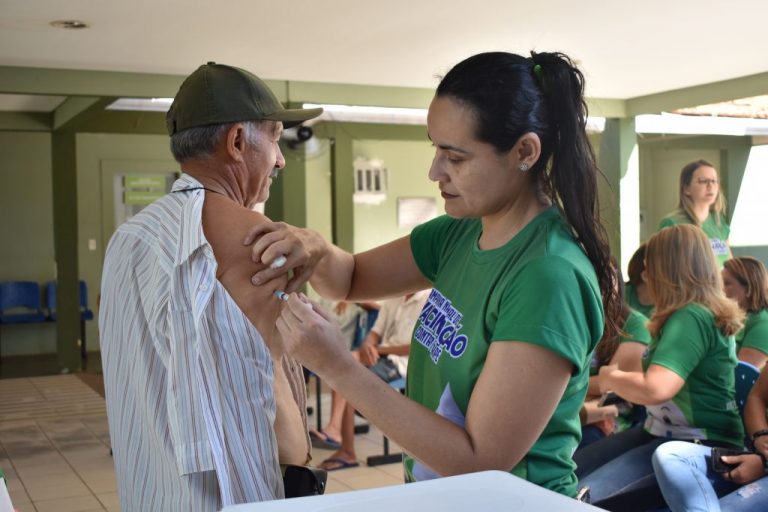 Vacinação contra a gripe começa nesta segunda; veja grupos