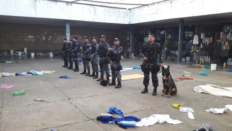 Polícia apreende drogas e armas artesanais na penitenciária regional de Picos