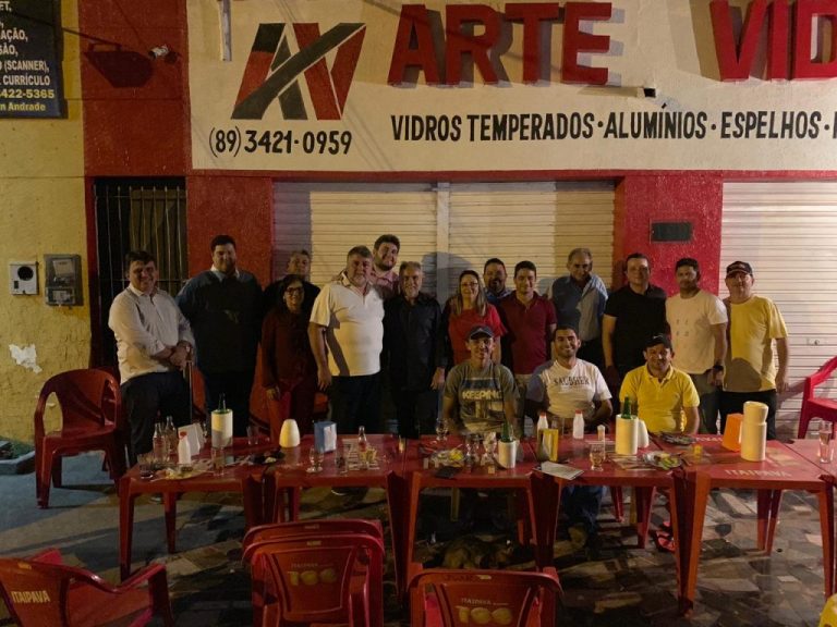 Araujinho se reúne com lideranças políticas em Picos
