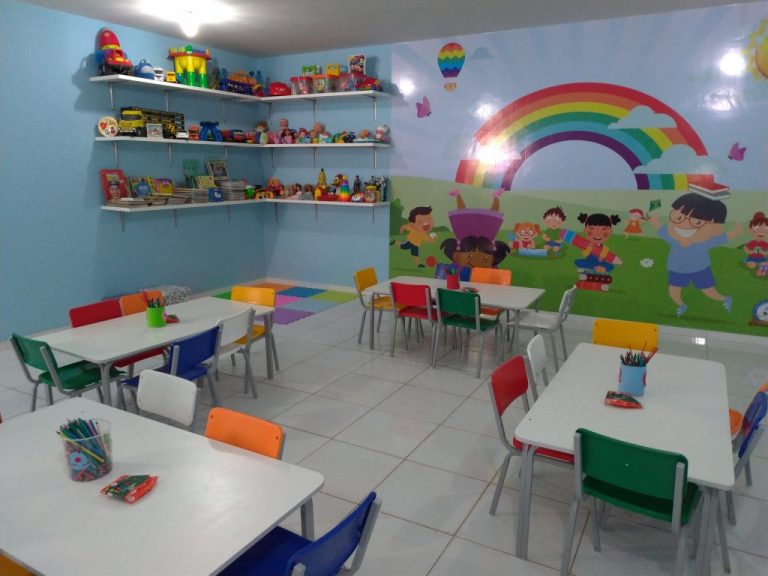 Samaritanas montam brinquedoteca em escola pública