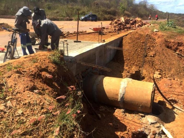 Prefeitura de Picos recupera galeria no acesso ao Residencial Lousinho Monteiro