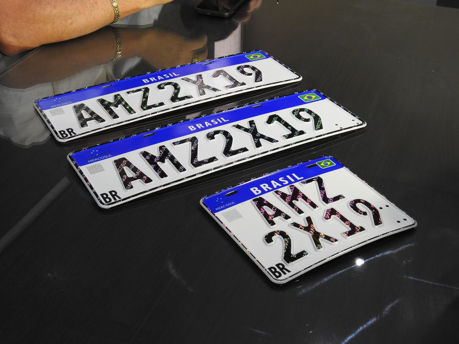 Placas com padrão do Mercosul entram em vigor em todo o país