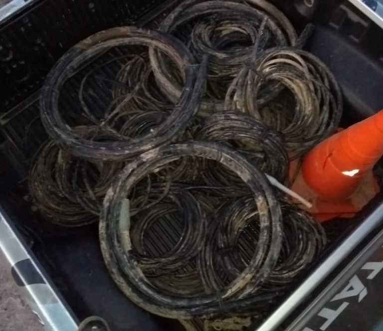 Dupla furta meia tonelada de fios de cobre da Itapissuma