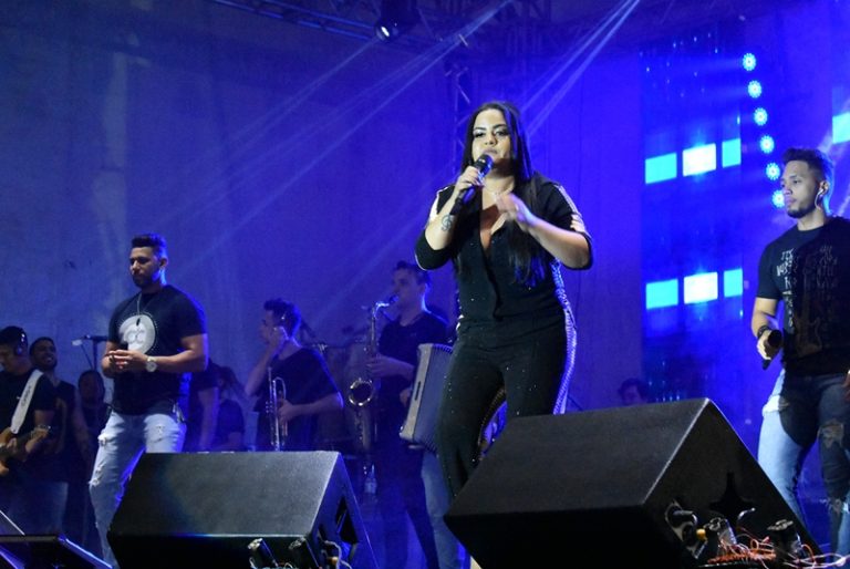 Mara Pavanelly, Fafá Santana e Osvando Barros animam primeira noite do São João de Picos