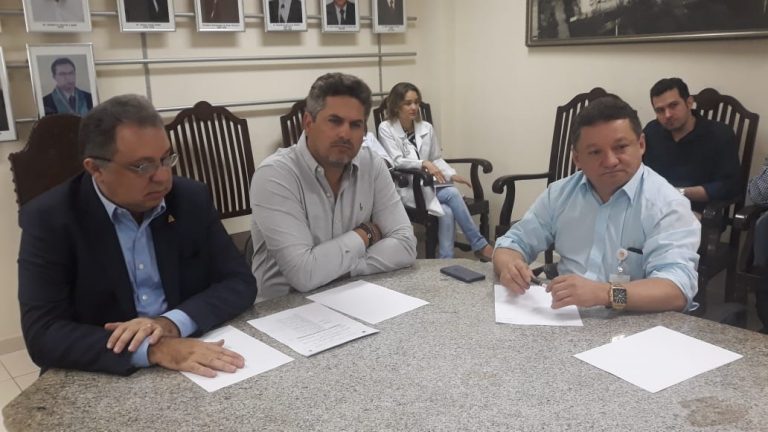Pablo Santos participa de reunião sobre implantação de transplante hepático no Piauí.