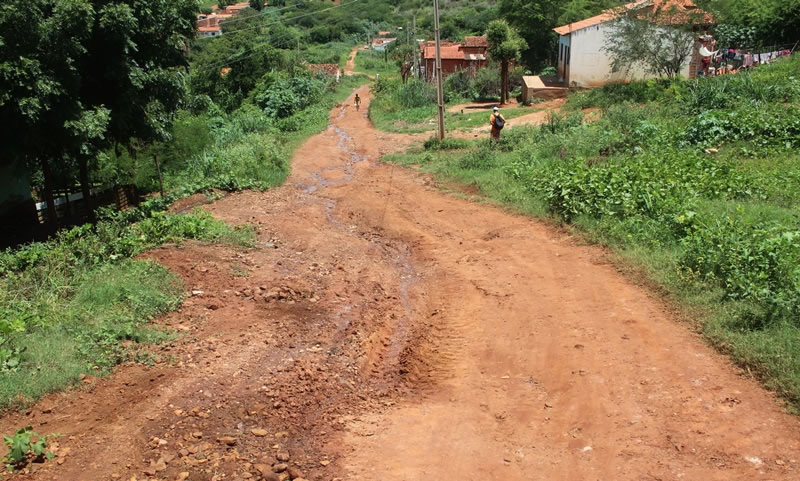 Além da falta de água, a infraestrutura carece de atenção das autoridades