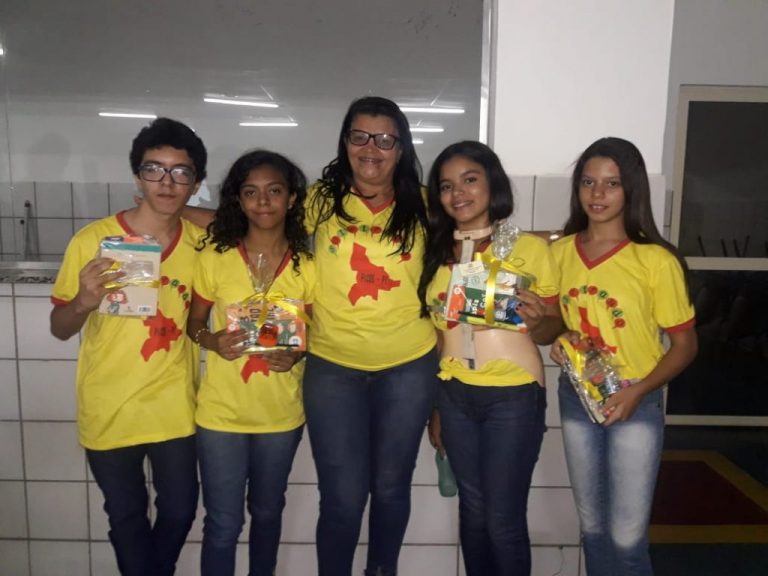 Cinco alunos se classificam para a grande final do Soletrando