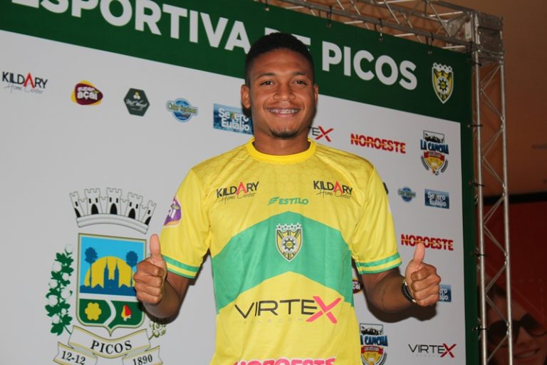 SEP anuncia saída de atacante para Europa e contrata novo jogador