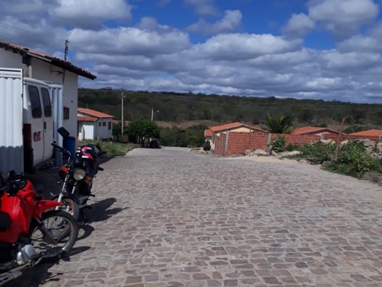 Francisco Macedo: Pablo Santos consegue obras de infraestrutura para o bairro Campina