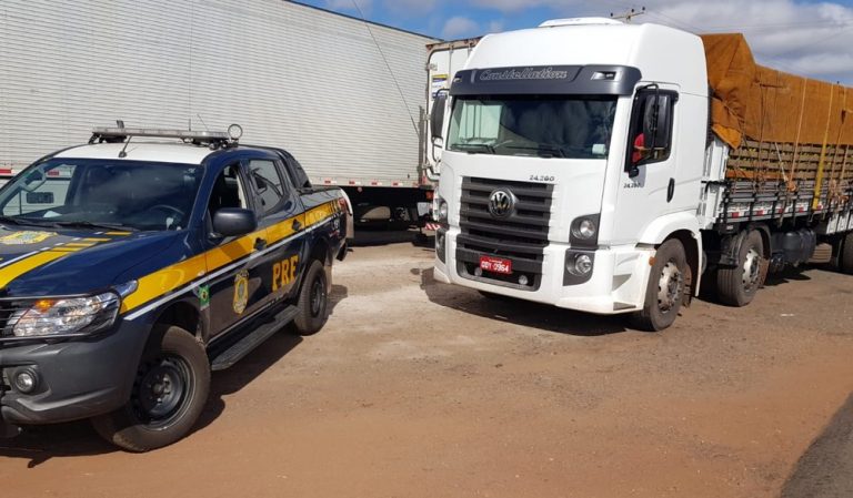 PRF recupera em Ipiranga do Piauí caminhão roubado há quatro anos em São Paulo