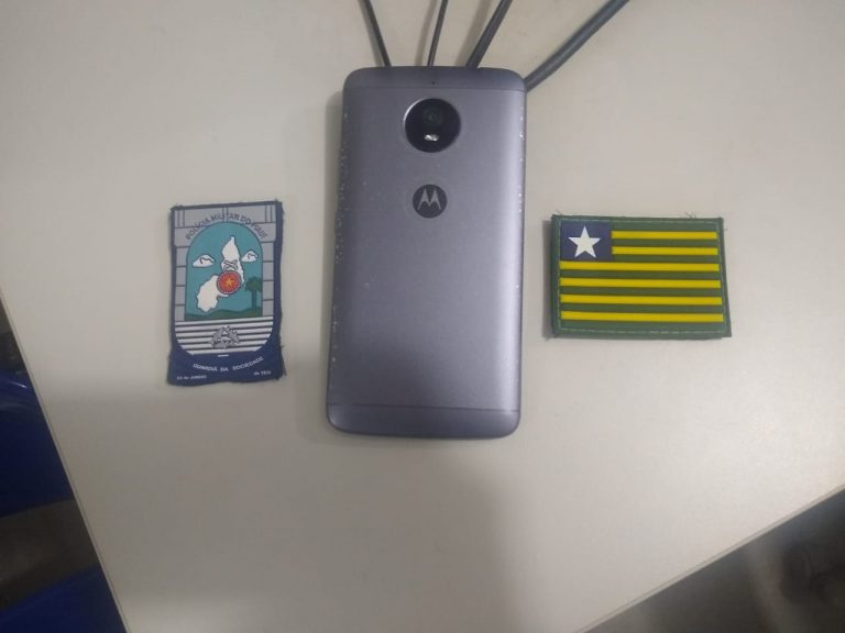 Policial flagra dupla roubando aparelho celular no Centro de Picos