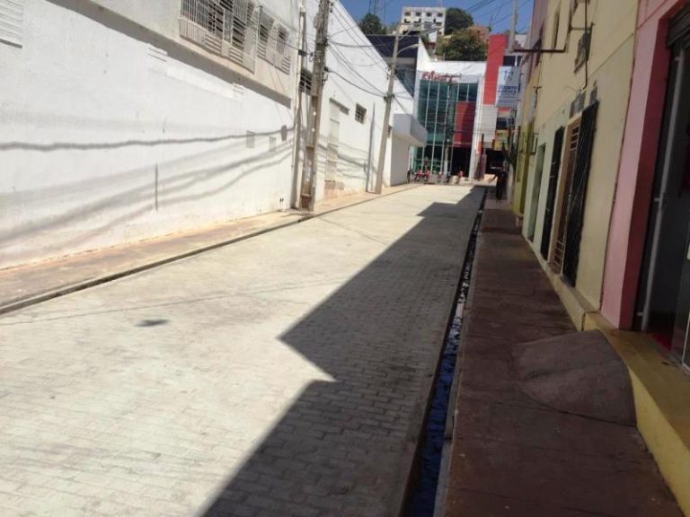 Picos: Obra do espaço para ambulantes é concluída e boxes estão sendo fabricados