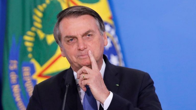 Governo lança carteira estudantil digital gratuita para concorrer com UNE