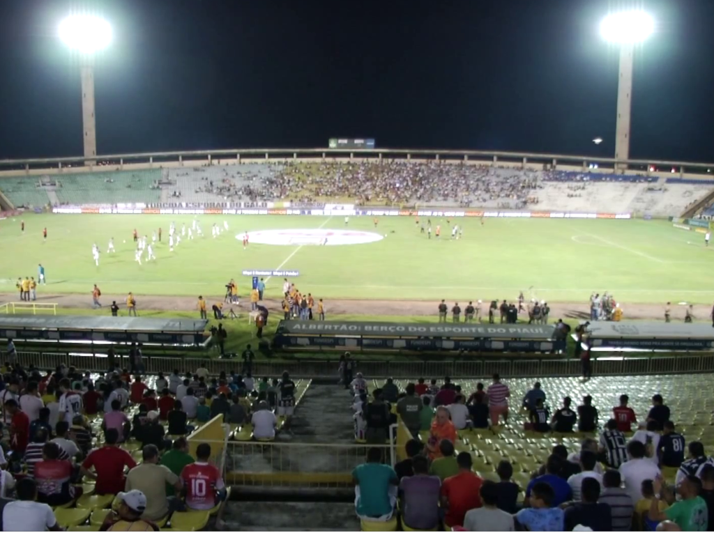 Estádio Gov. Alberto Silva (Albertão)