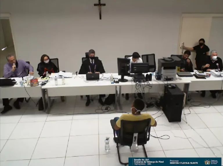‘Sei que sou um monstro’, diz pai acusado de matar filha de 1 ano a facadas no Piauí durante julgamento