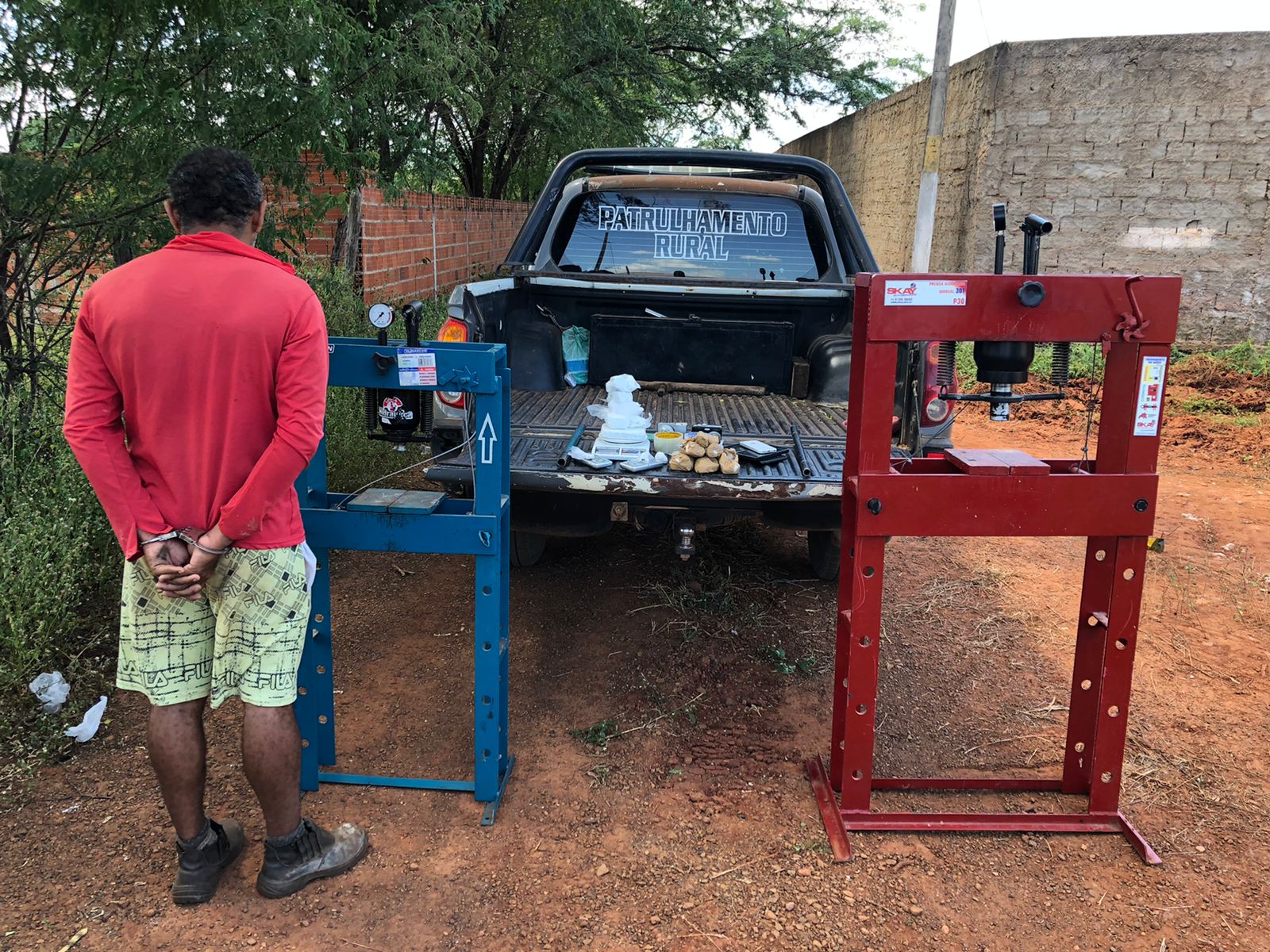 Polícia desarticula laboratório de drogas em localidade da zona rural de Picos