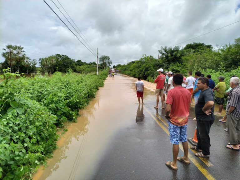 Acidente na rodovia Picos-Bocaina deixe um morto e um ferido