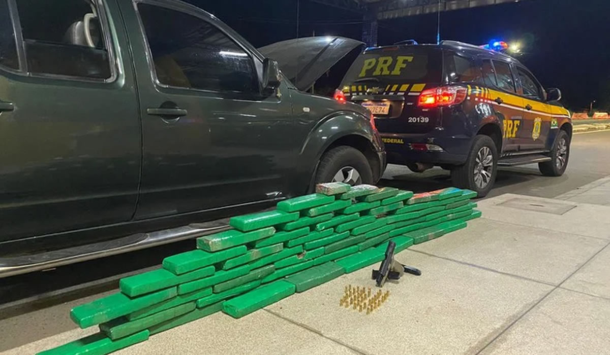 PRF apreende 50 Kg de maconha transportada em carro de família no Piauí