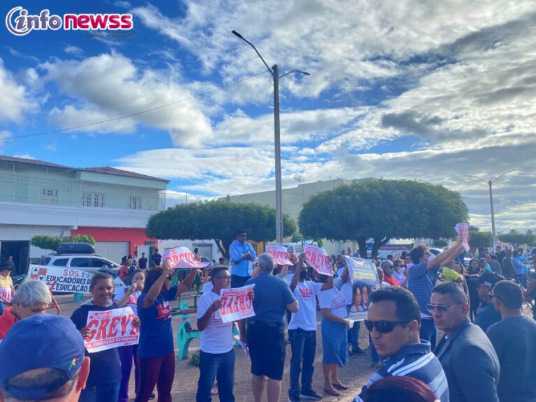Professores do estado encerram greve que já durava 4 meses