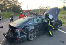 Dois homens morrem em grave acidente com veículo de luxo na BR-343, entre Teresina e Altos — Foto: Divulgação/Corpo de Bombeiros