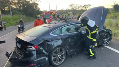 Dois homens morrem em grave acidente com veículo de luxo na BR-343, entre Teresina e Altos — Foto: Divulgação/Corpo de Bombeiros