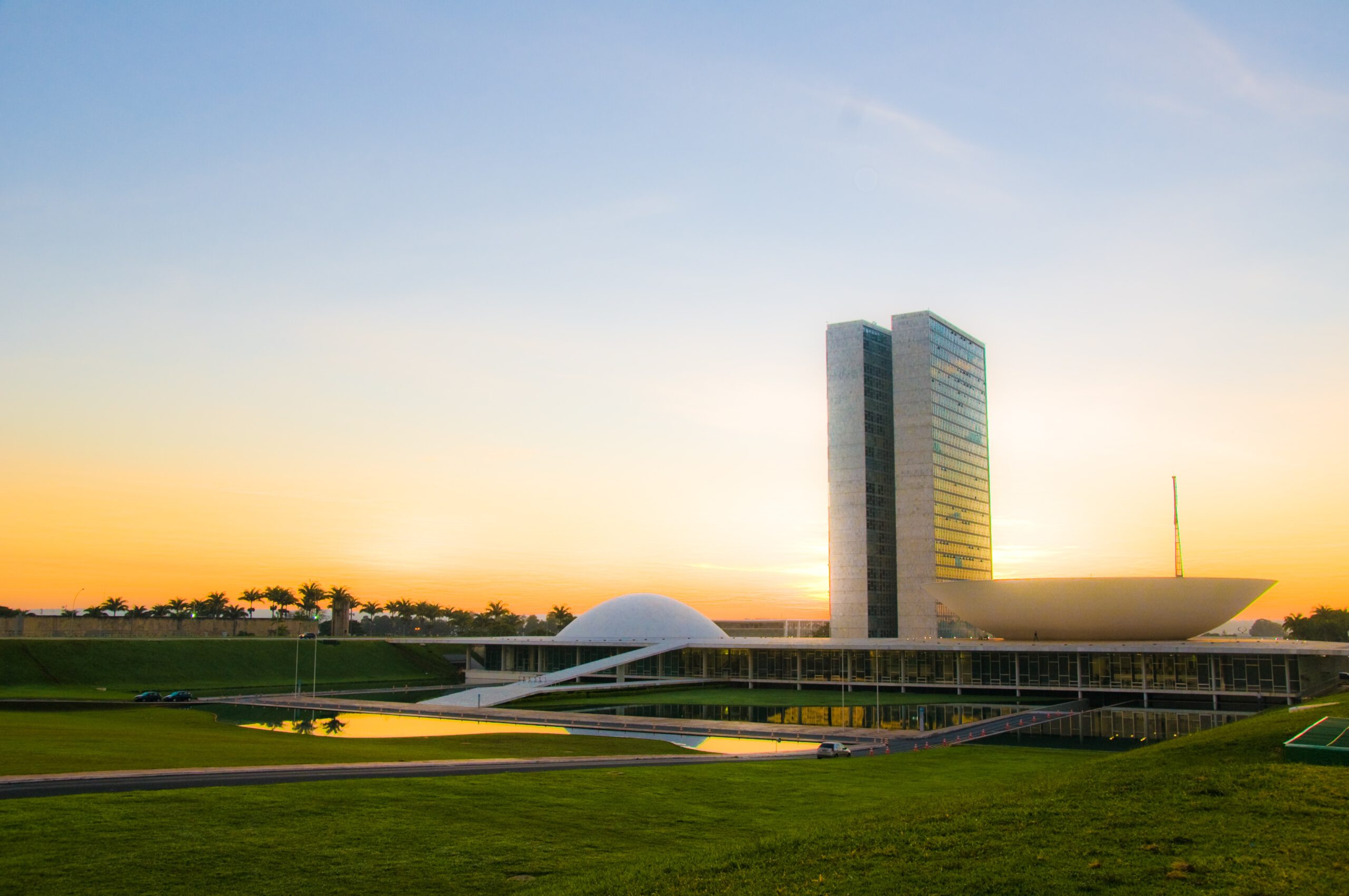 Piso salarial para enfermagem é aprovado na CCJ da Câmara