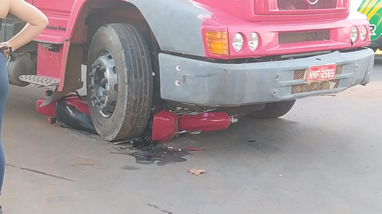 Motociclista sai ileso após acidente envolvendo caminhão em Valença do Piauí
